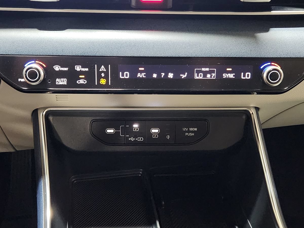 Used 2025 Kia Carnival SX FWD image 38