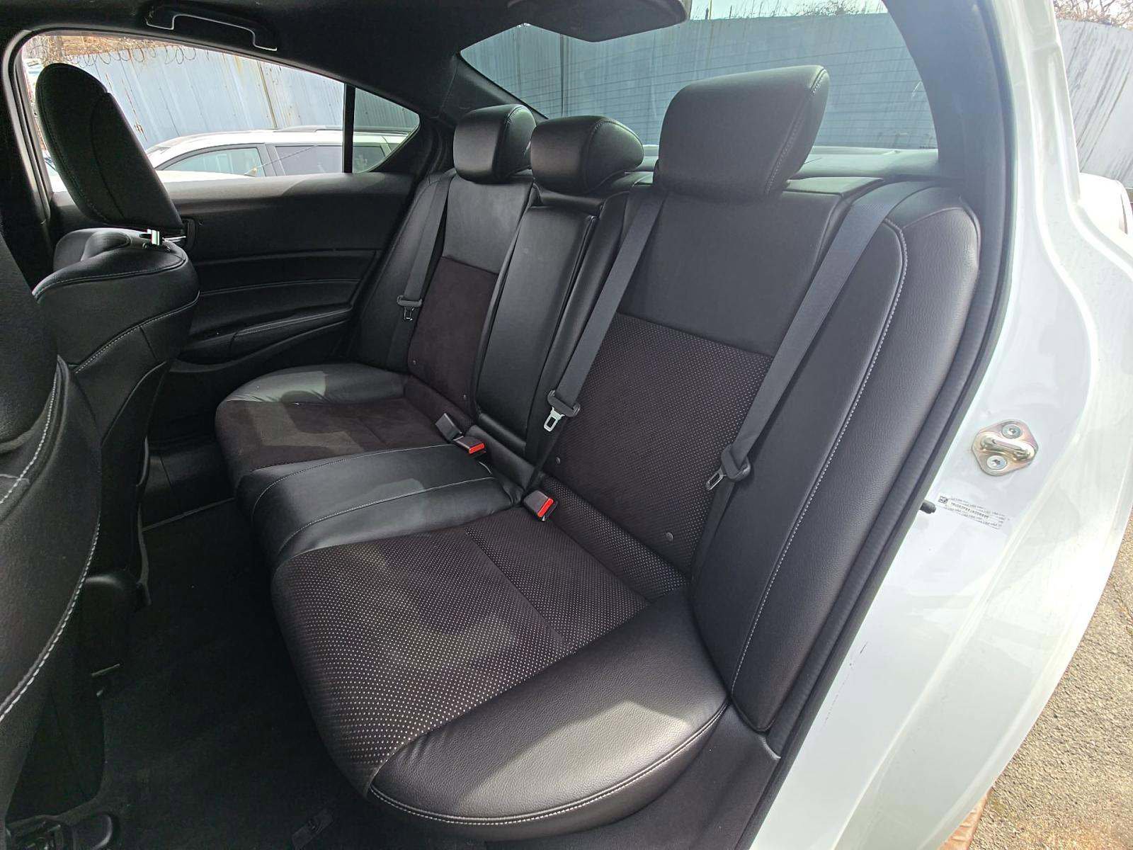 Used 2018 Acura ILX FWD image 5