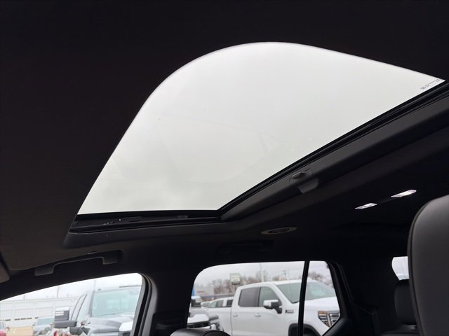 Used 2023 Chevrolet Traverse RS w/ LPO, Floor Liner Package image 27