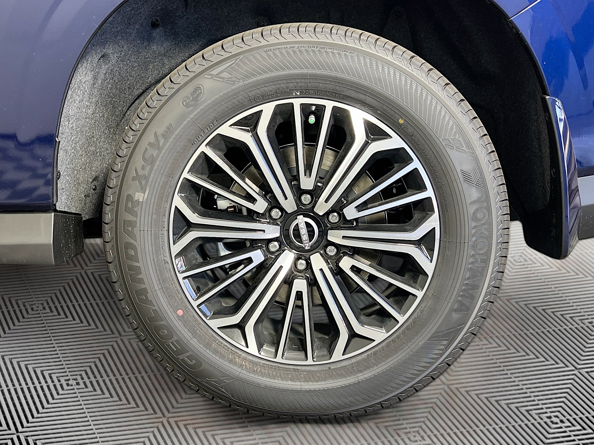 New 2026 Nissan Armada SL w/ Captain's Chari Seat Package image 38