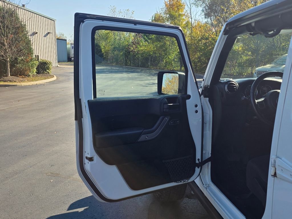 Used 2017 Jeep Wrangler Unlimited Willys image 12