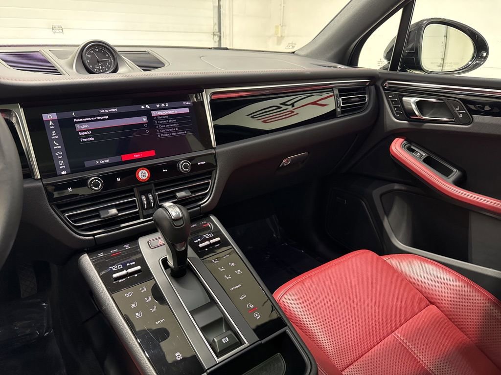 Used 2025 Porsche Macan Turbo image 18