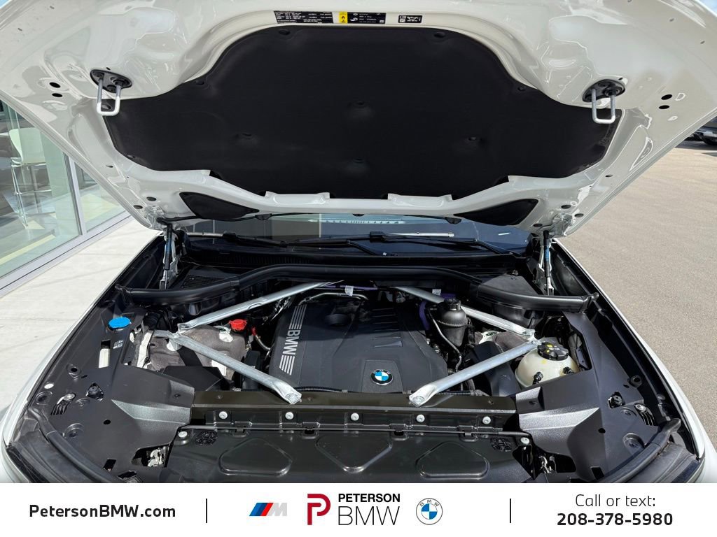 Used 2024 BMW X7 xDrive40i image 39