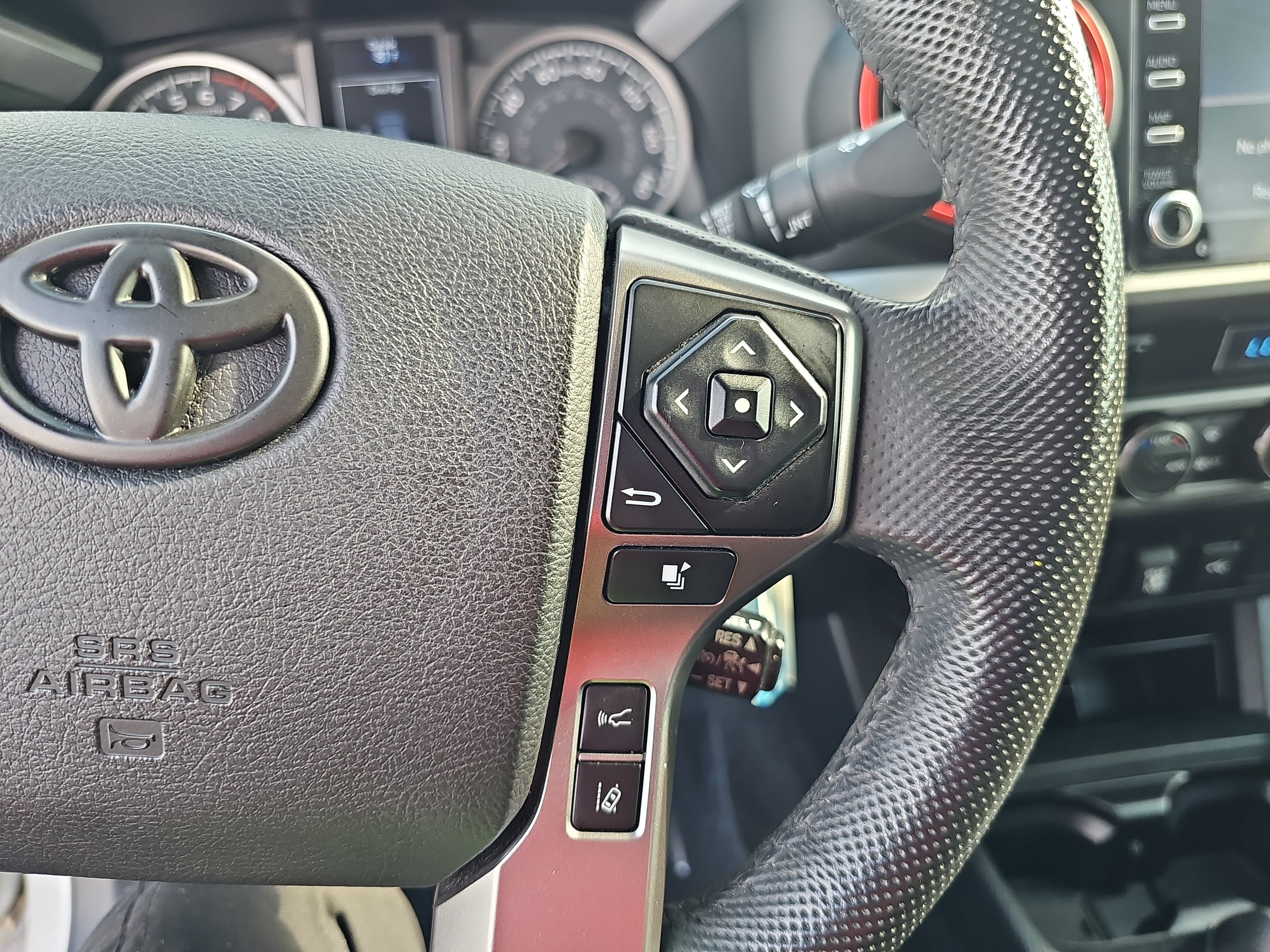 Used 2021 Toyota Tacoma SR5 RWD image 18