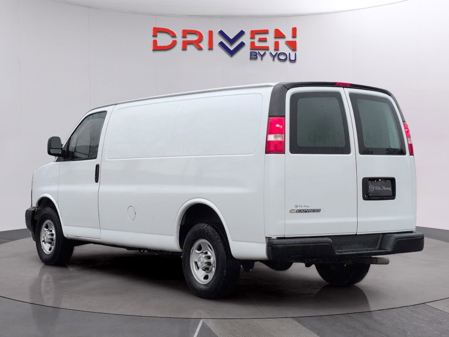Used 2019 Chevrolet Express 2500 w/ Driver Convenience Package image 3