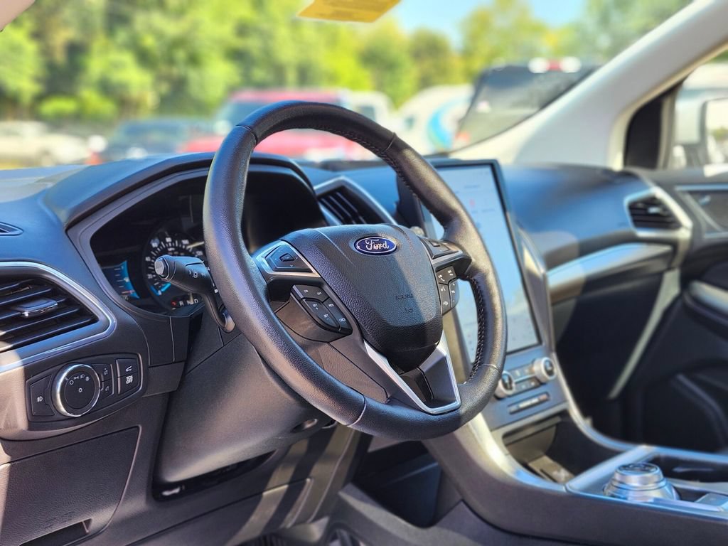 Certified 2022 Ford Edge Titanium AWD/4WD image 19