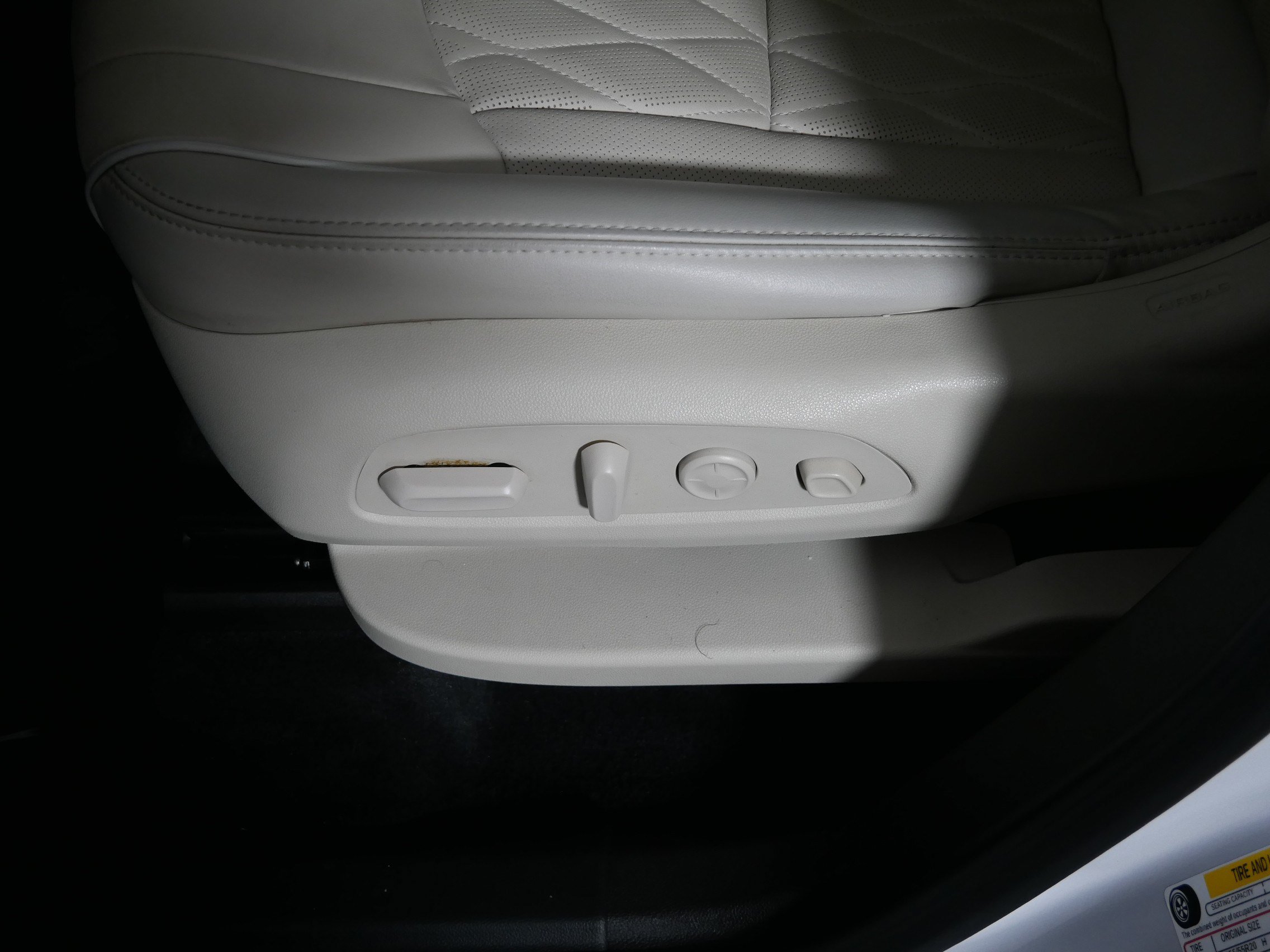 Certified 2023 Buick Enclave Avenir w/ Avenir Technology Package AWD/4WD image 20