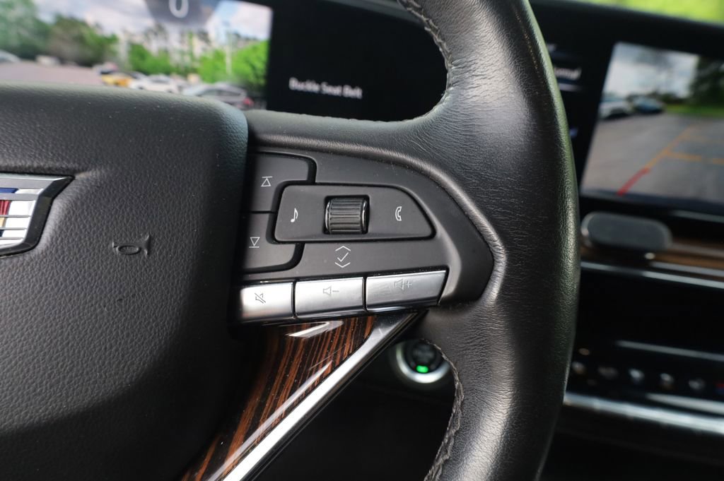 Used 2021 Cadillac Escalade Premium Luxury w/ LPO, Illumination Package image 29