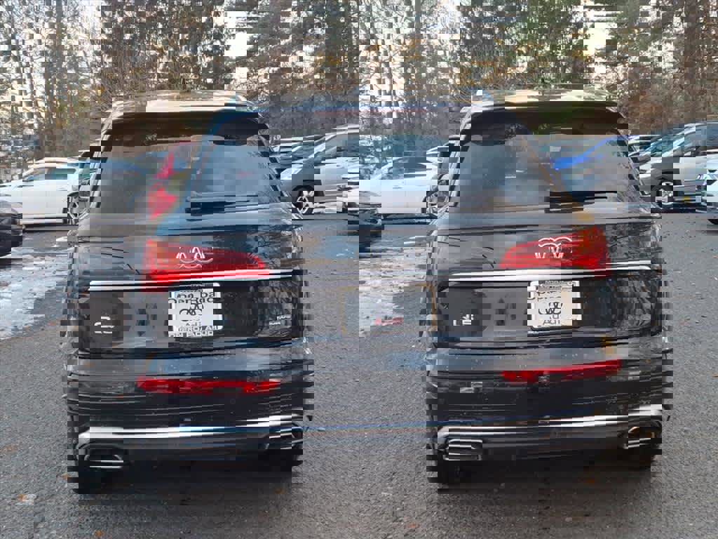 Used 2023 Audi Q5 2.0T Premium w/ Convenience Package image 5