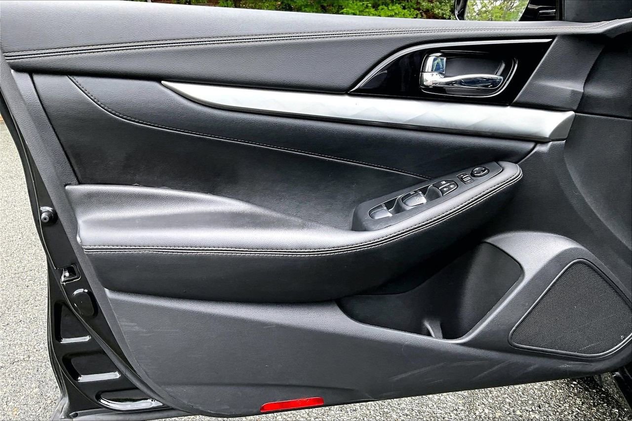 Used 2021 Nissan Maxima 3.5 SV w/ Floor Mat Group FWD image 26