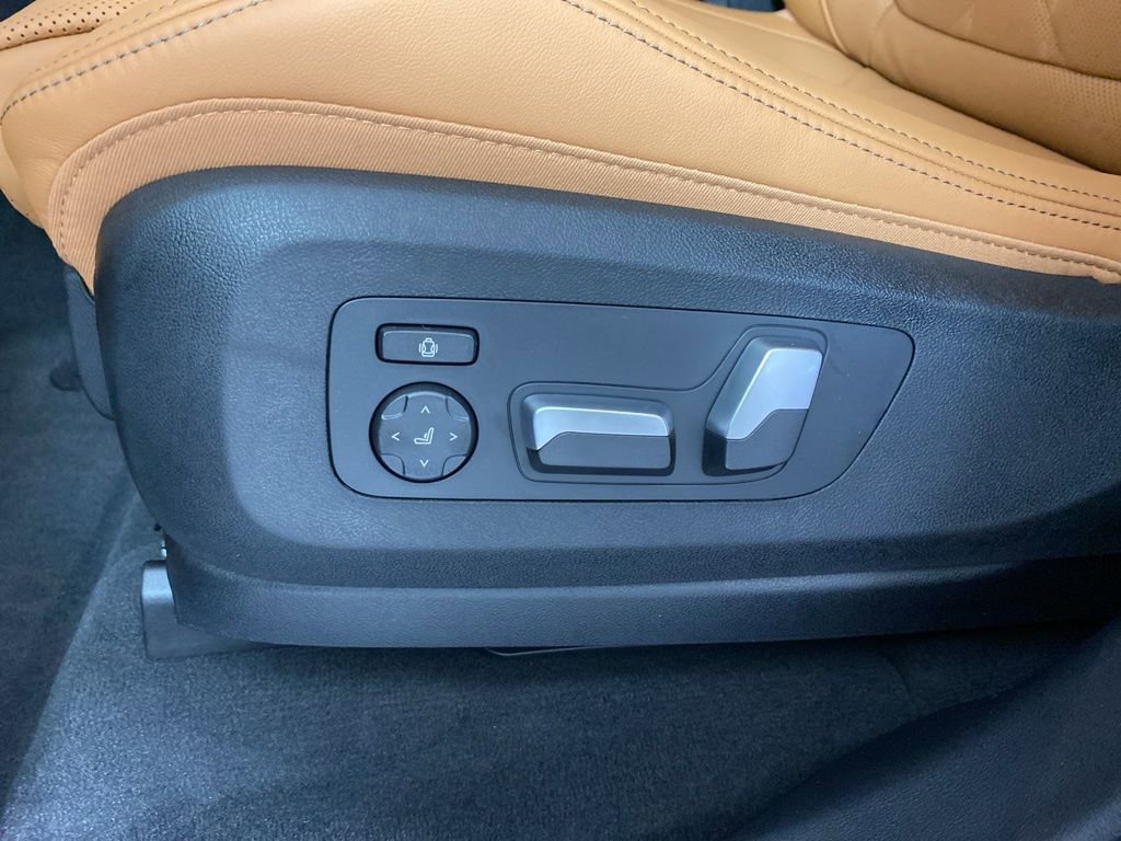 New 2026 BMW X5 xDrive50e image 10