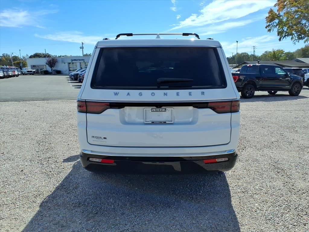 Used 2023 Jeep Wagoneer 4WD w/ Premium Group I image 6