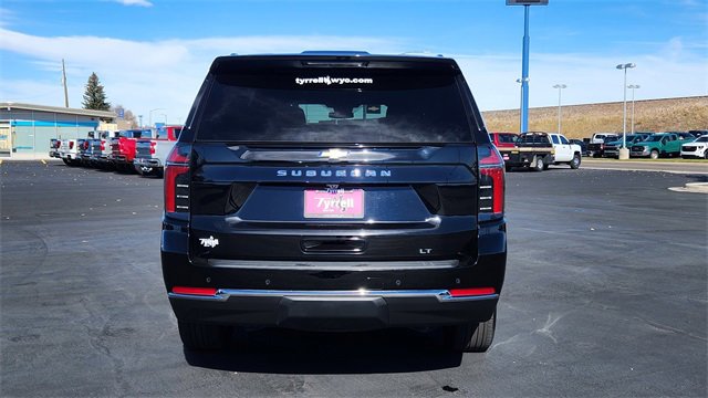 Used 2025 Chevrolet Suburban LT image 5