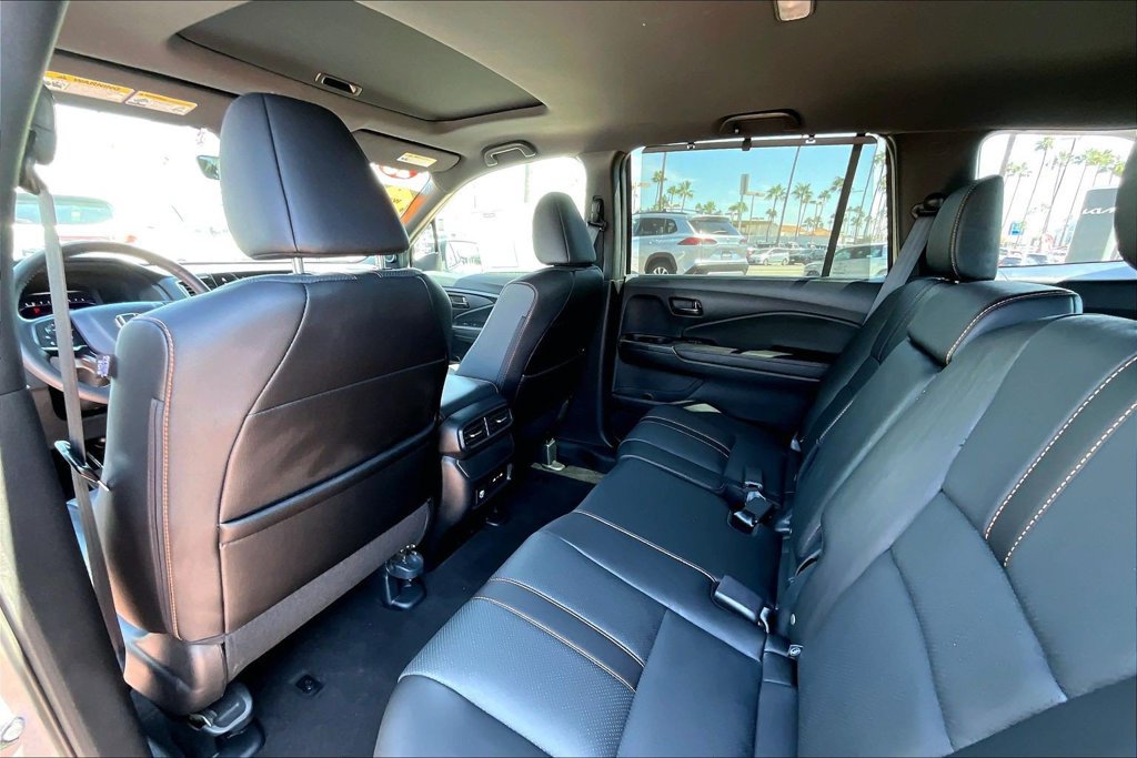 Used 2025 Honda Passport TrailSport image 16