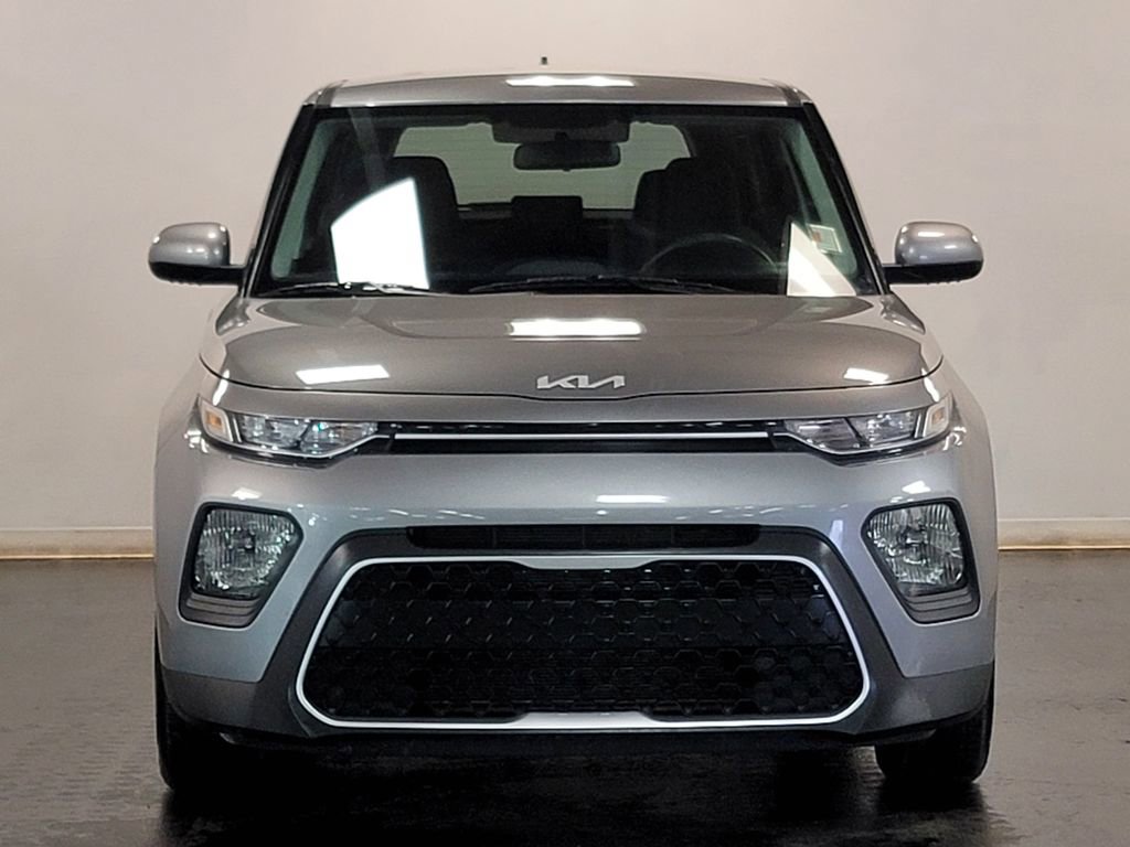 Used 2022 Kia Soul LX image 3