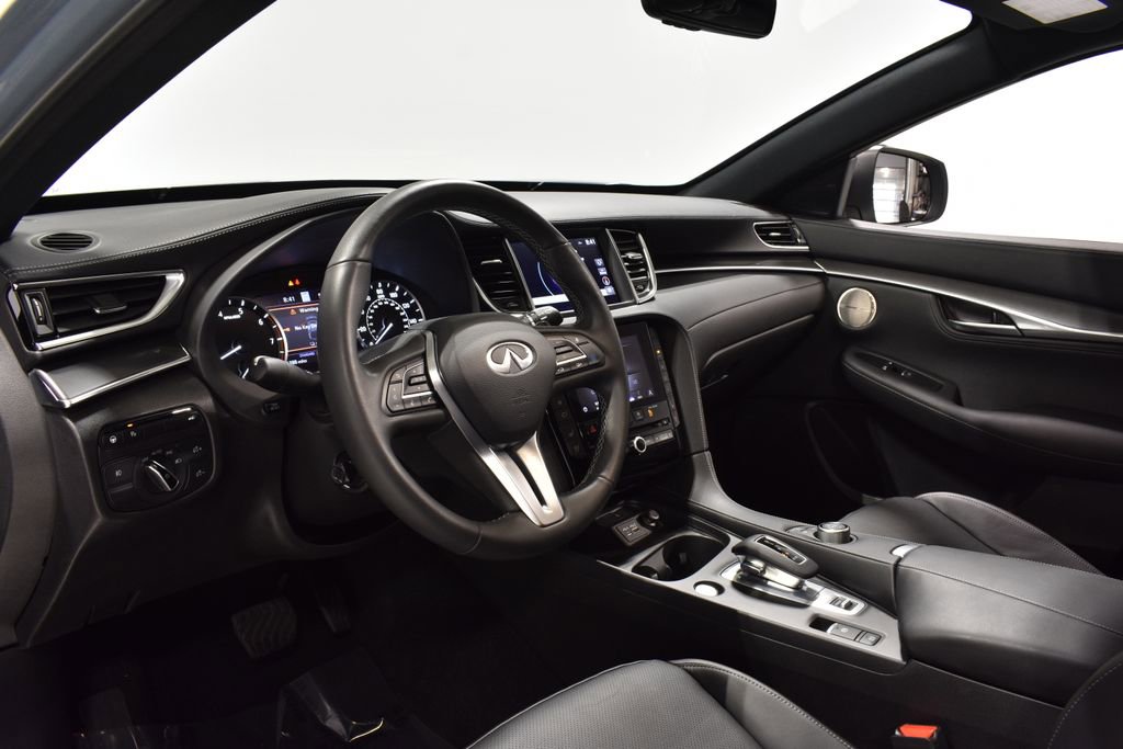 Certified 2025 INFINITI QX55 Essential w/ Accent Package AWD/4WD image 3