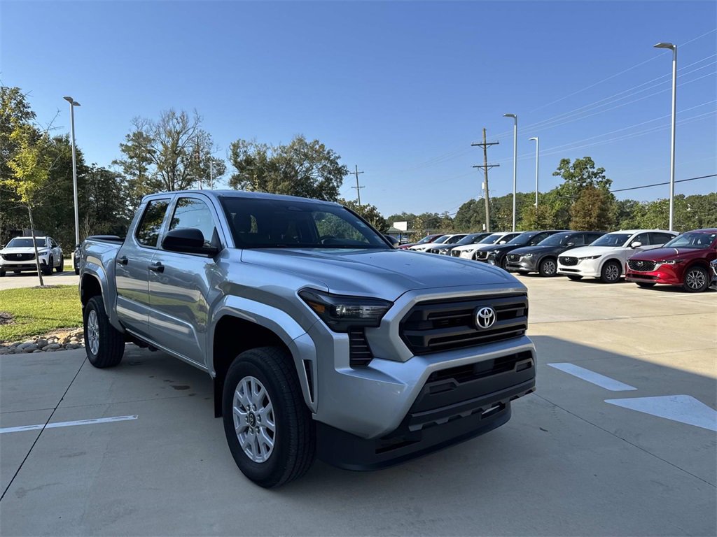 Used 2024 Toyota Tacoma SR image 3