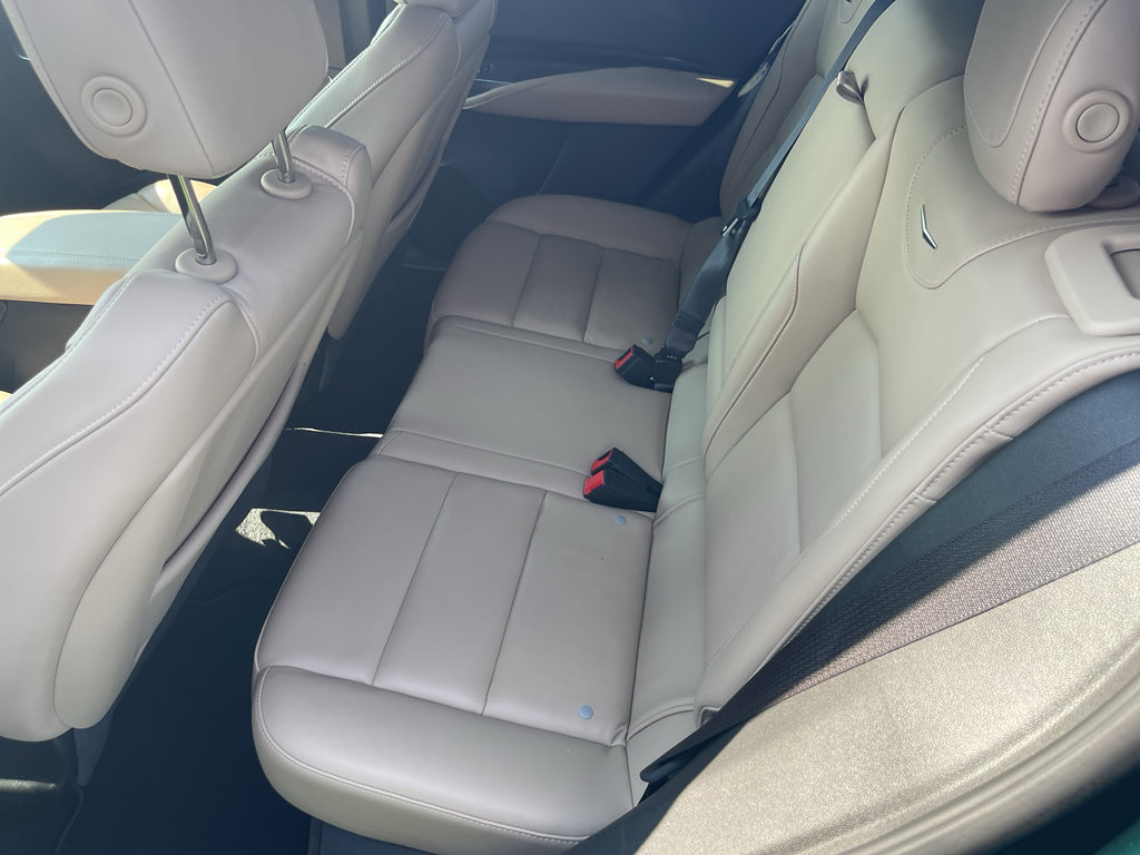 Used 2024 Cadillac XT4 Luxury w/ Cold Weather Package AWD/4WD image 28