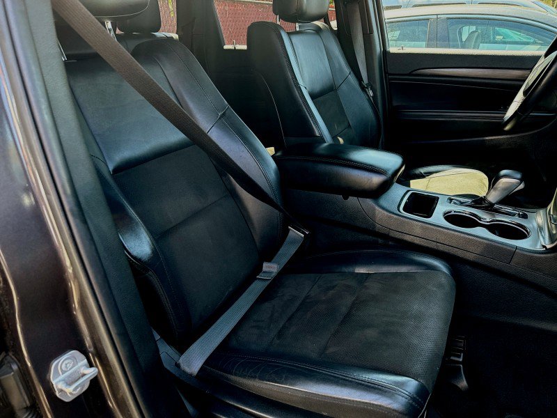 Used 2019 Jeep Grand Cherokee Altitude image 23