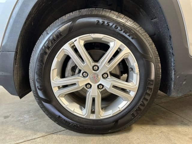 Used 2024 GMC Terrain SLE AWD/4WD image 10