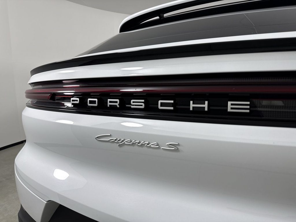 Certified 2026 Porsche Cayenne S AWD/4WD image 18
