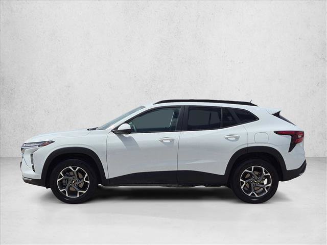 Used 2025 Chevrolet Trax LT FWD image 9