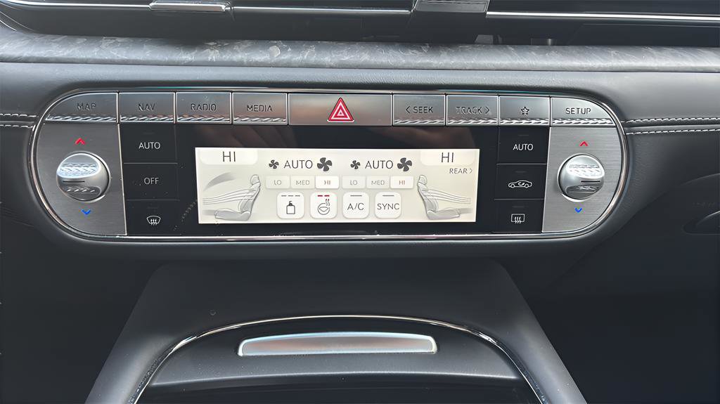 Used 2023 Genesis G90 3.5T image 24