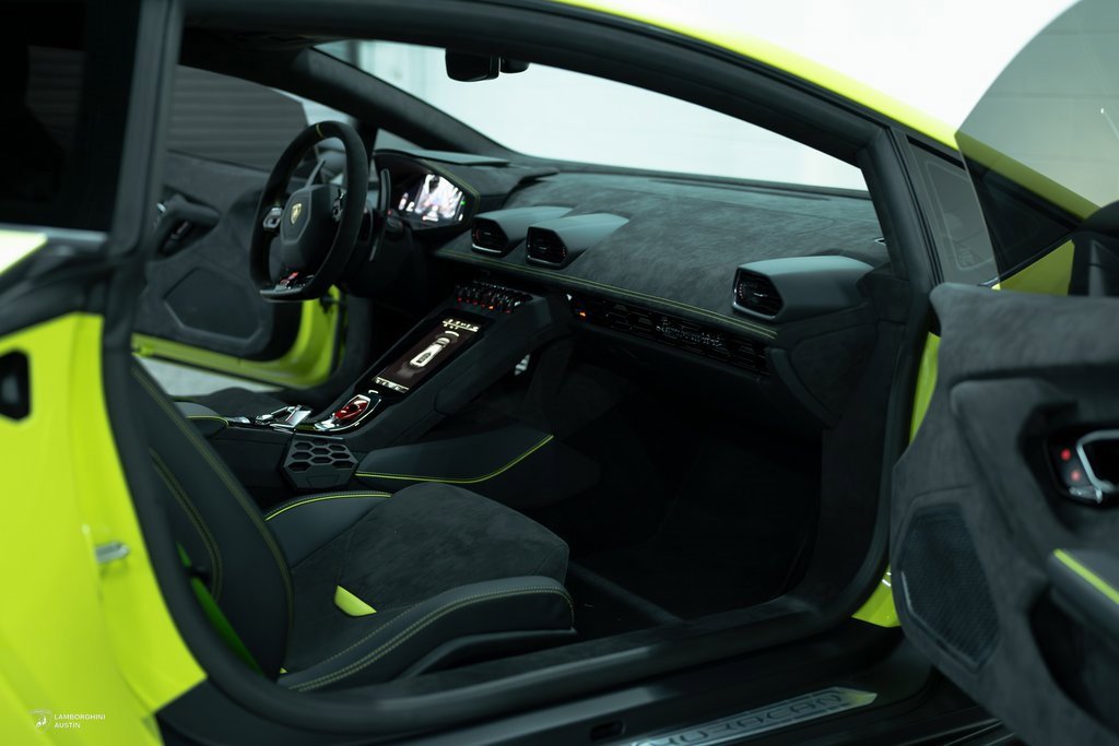 Used 2024 Lamborghini Huracan Sterrato image 43
