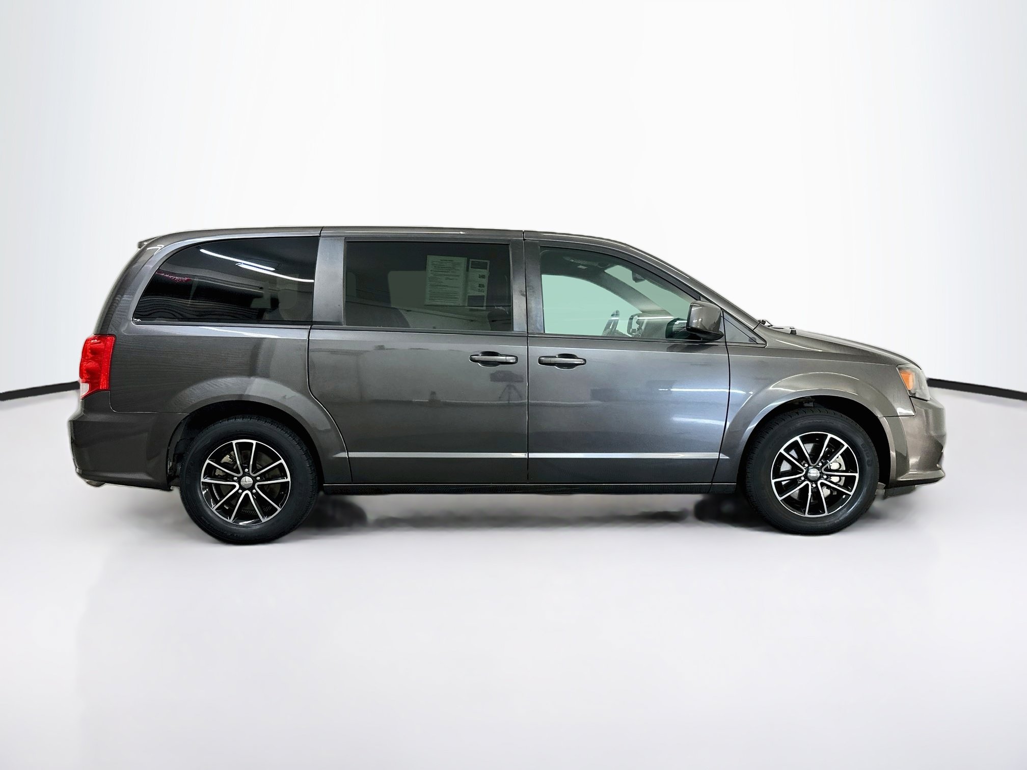 Used 2018 Dodge Grand Caravan GT FWD image 10