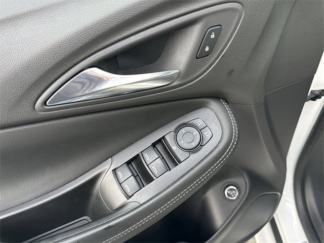 Used 2022 Buick Encore GX Select w/ Sport Touring Package image 21