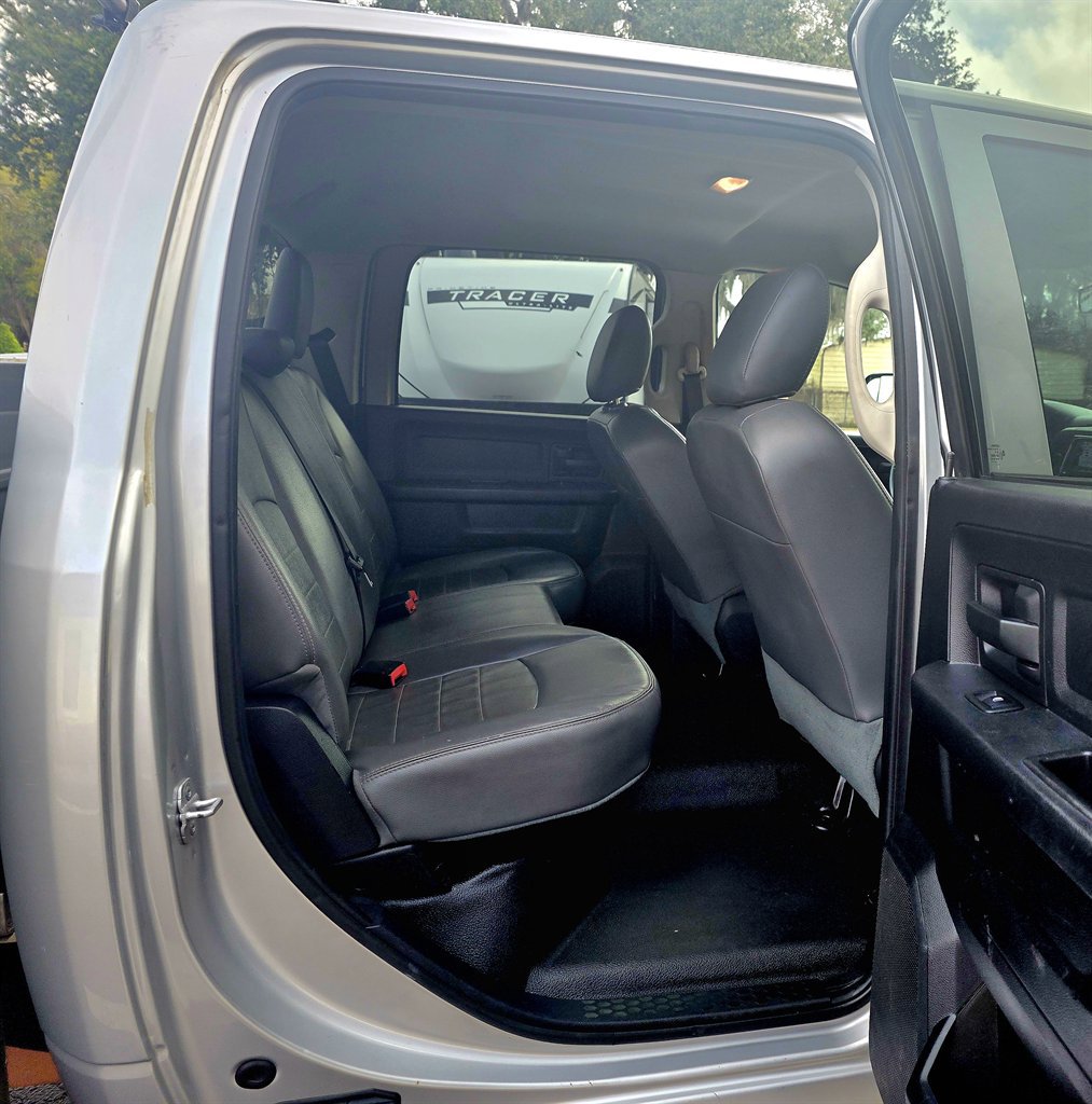 Used 2014 RAM 3500 Tradesman image 27