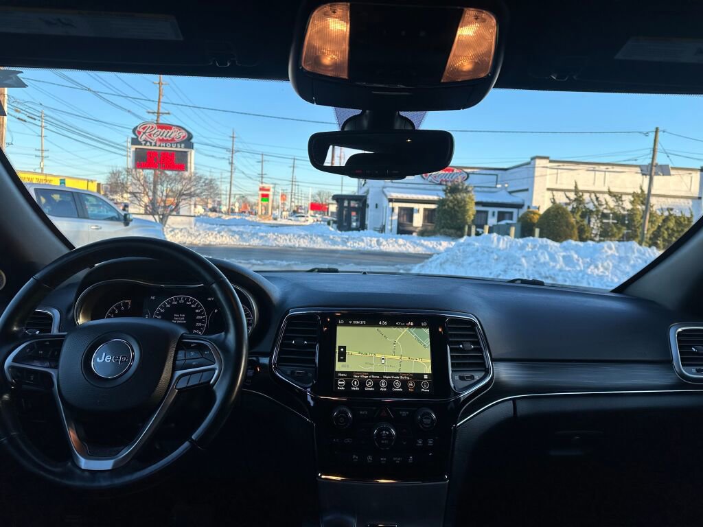 Used 2019 Jeep Grand Cherokee Limited image 16