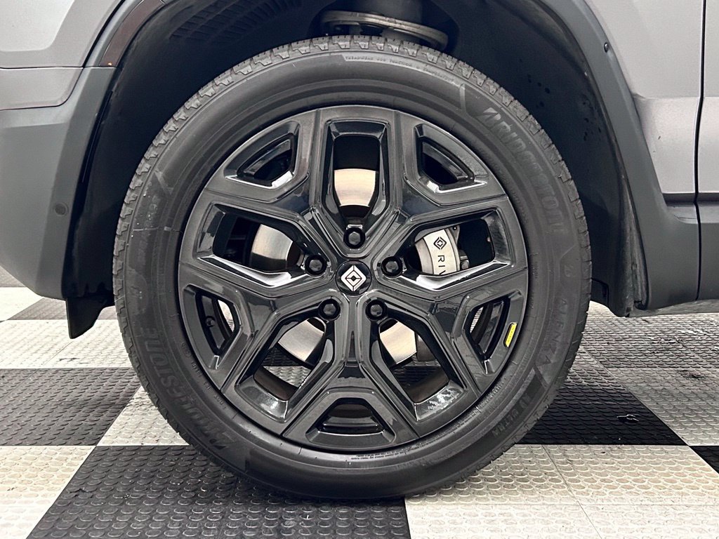 Used 2024 Rivian R1S Adventure Dual AWD/4WD image 8