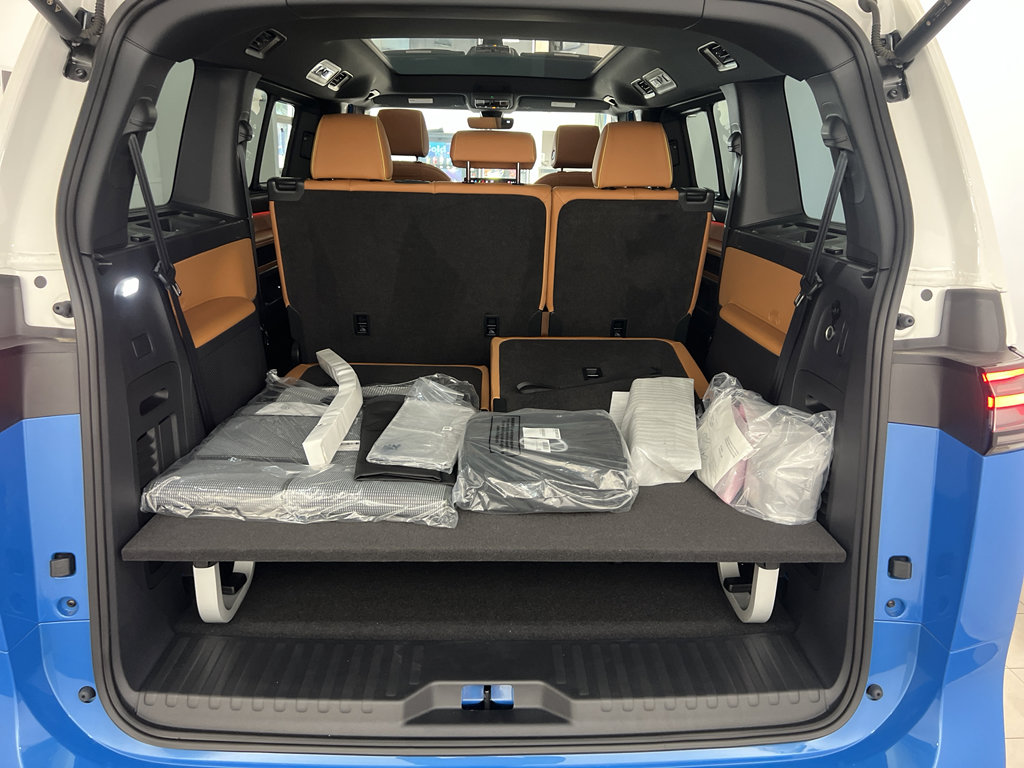 New 2025 Volkswagen ID. Buzz Pro S Plus image 42