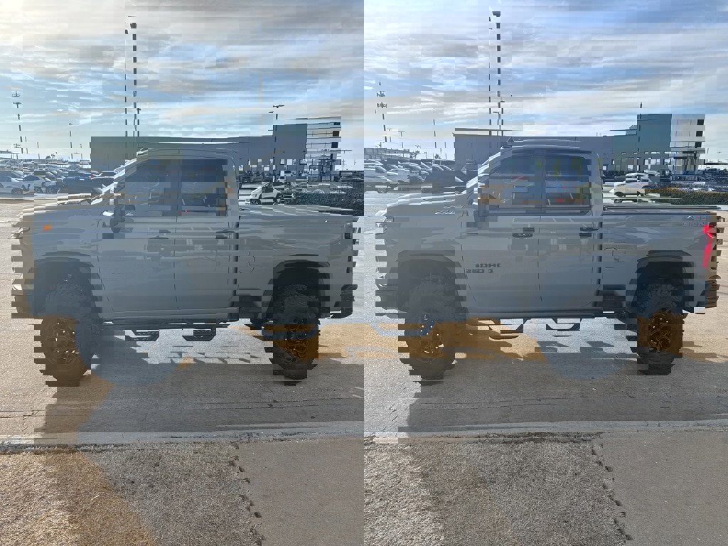 Used 2024 Chevrolet Silverado 2500 ZR2 w/ ZR2 Bison Edition image 4