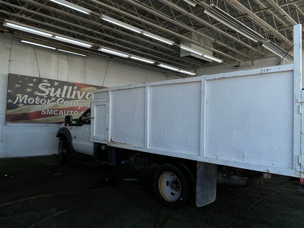 Used 2016 Ford F550 2WD Regular Cab Super Duty image 4