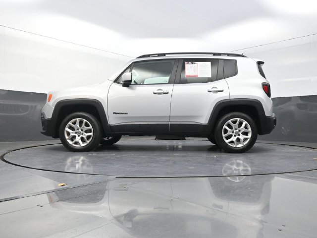 Used 2017 Jeep Renegade Latitude w/ Cold Weather Group AWD/4WD image 34