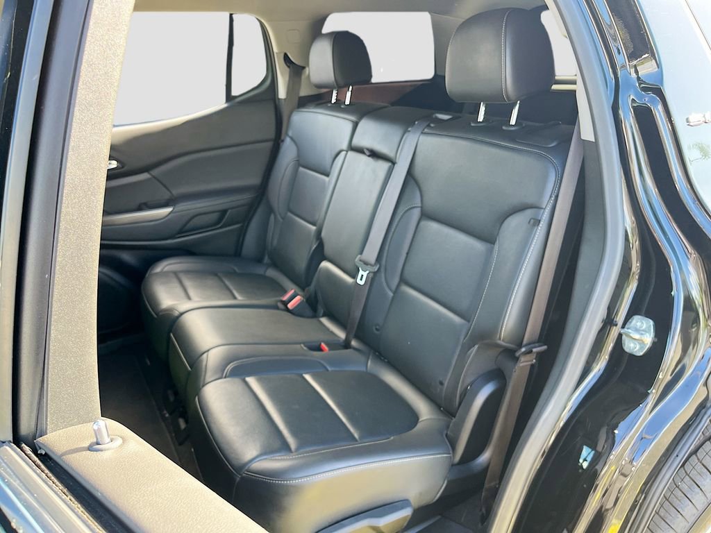 Used 2023 GMC Acadia SLT image 25