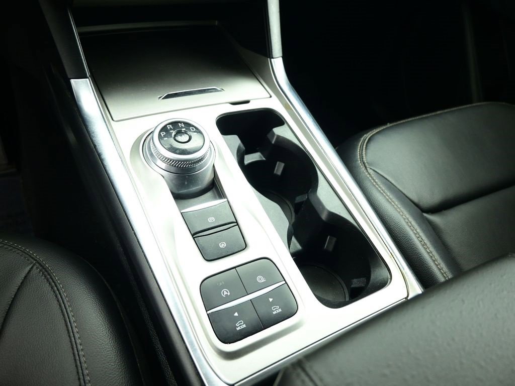 Used 2020 Ford Explorer XLT w/ Equipment Group 202A image 21