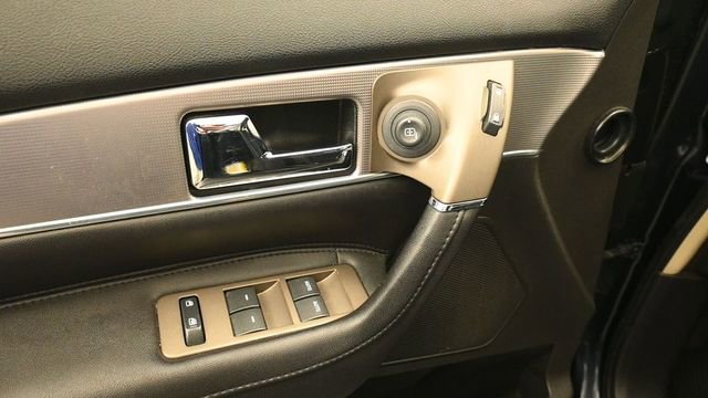 Used 2014 Lincoln MKX FWD w/ Equipment Group 101A image 13