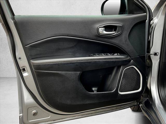 Used 2017 Jeep Compass Latitude w/ Popular Equipment Group image 17