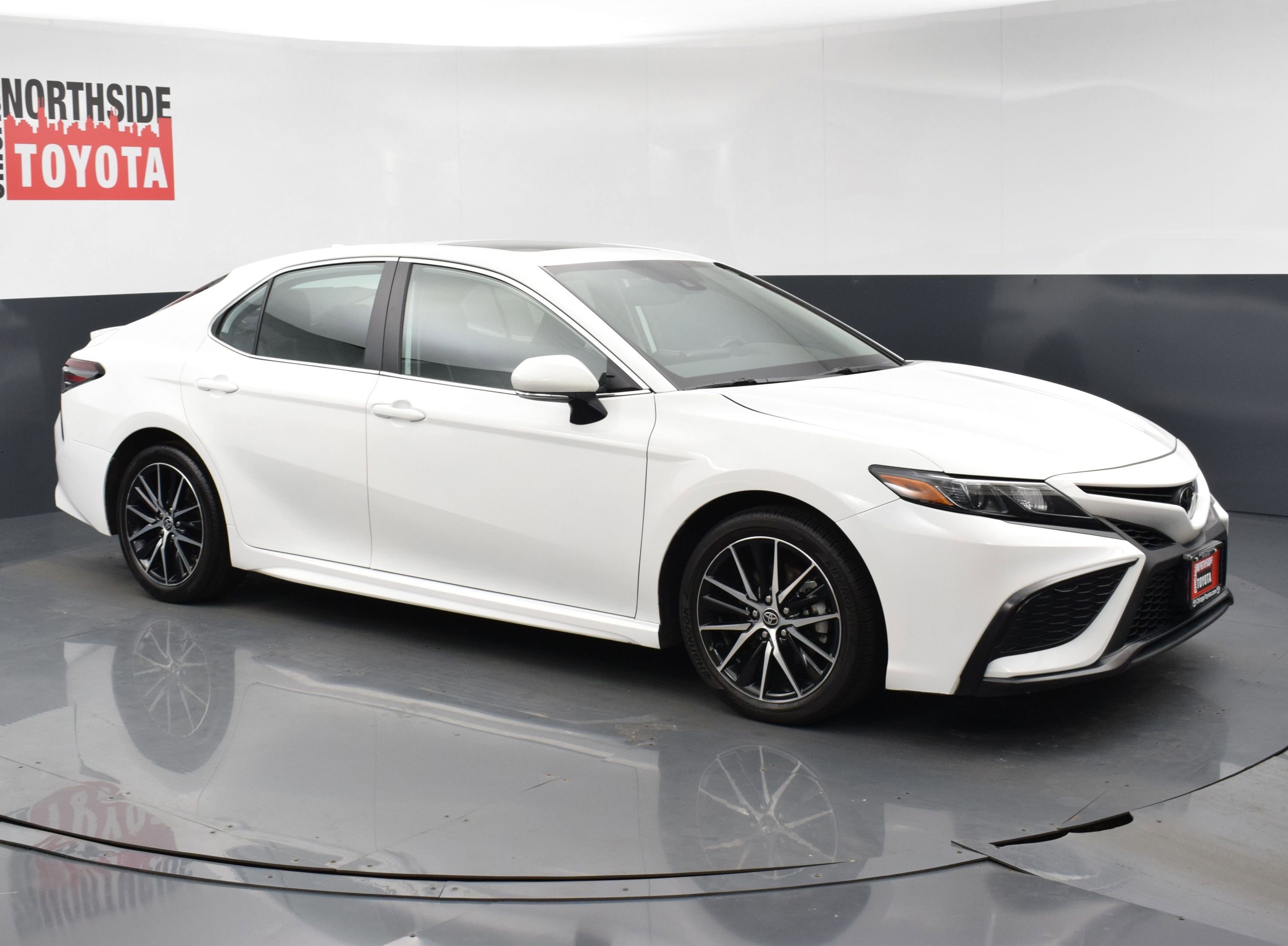 Used 2023 Toyota Camry SE w/ Audio Upgrade Package image 6