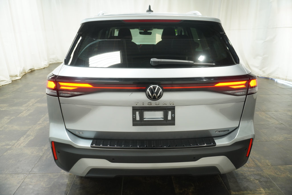 Used 2026 Volkswagen Tiguan SE AWD/4WD image 4