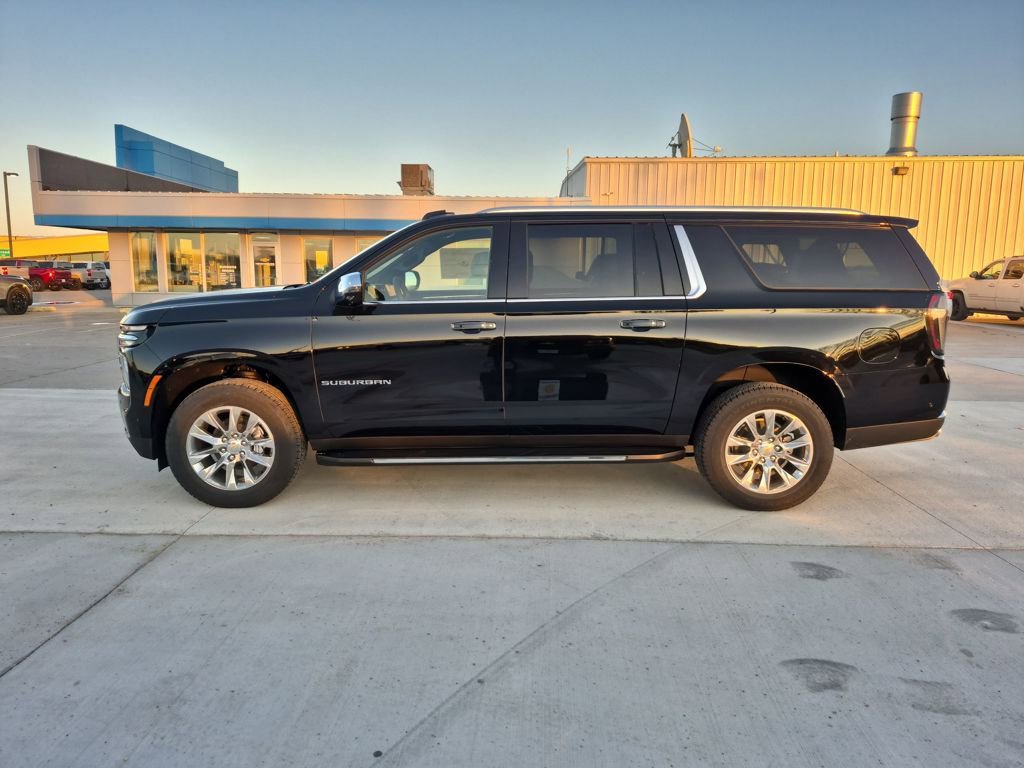 New 2026 Chevrolet Suburban Premier image 2