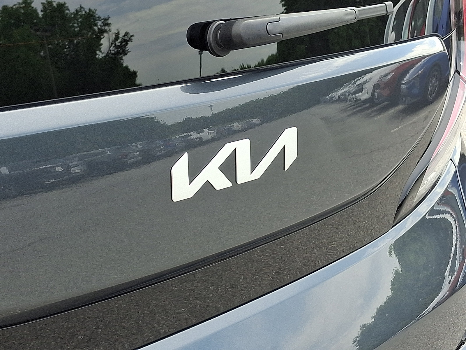 Certified 2025 Kia Soul LX w/ LX Technology Package FWD image 30