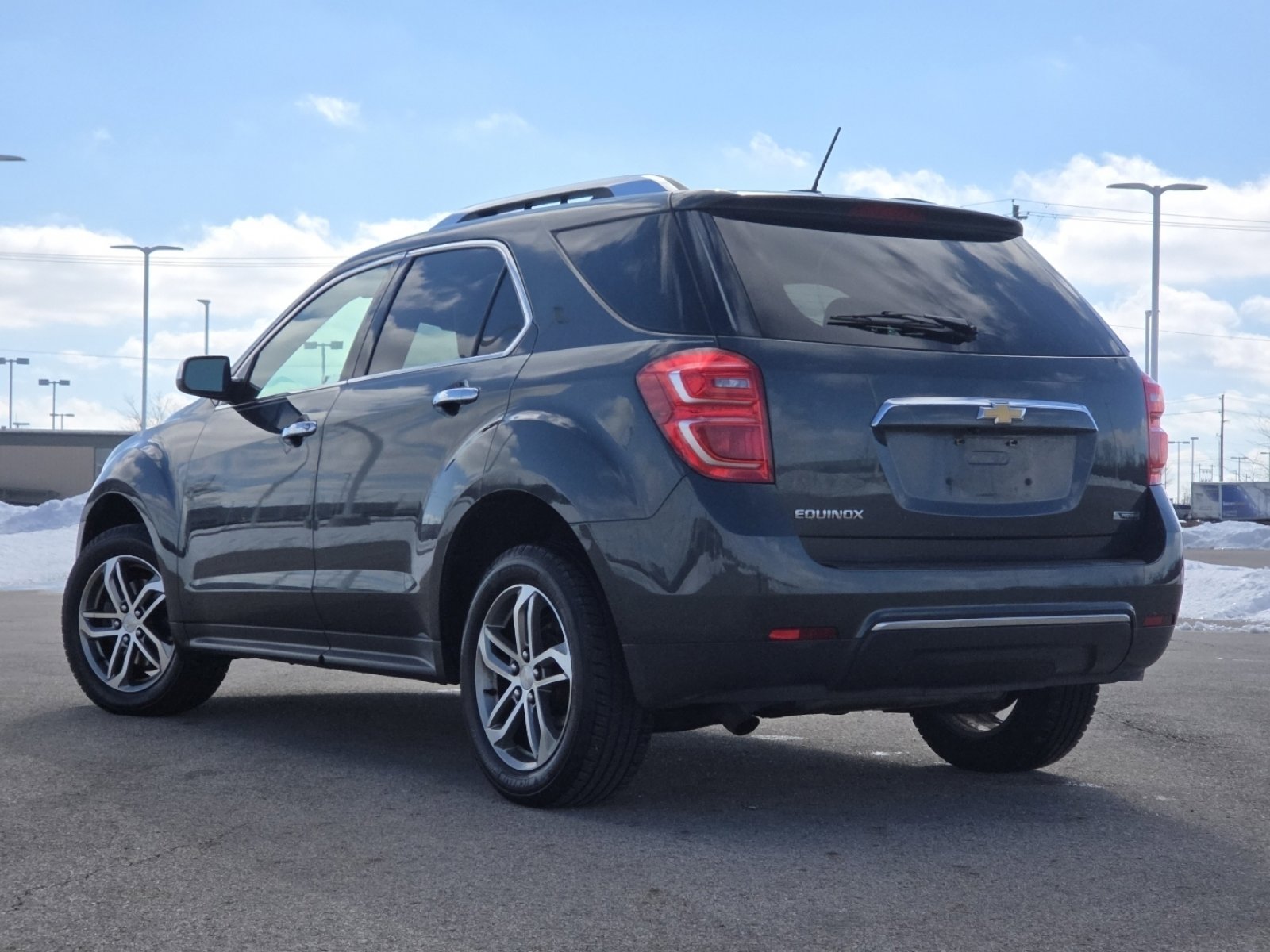 Used 2017 Chevrolet Equinox Premier w/ Enhanced Convenience Package image 13