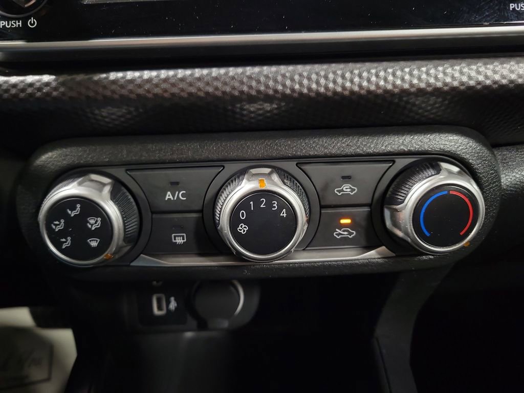 Used 2020 Nissan Kicks S image 18