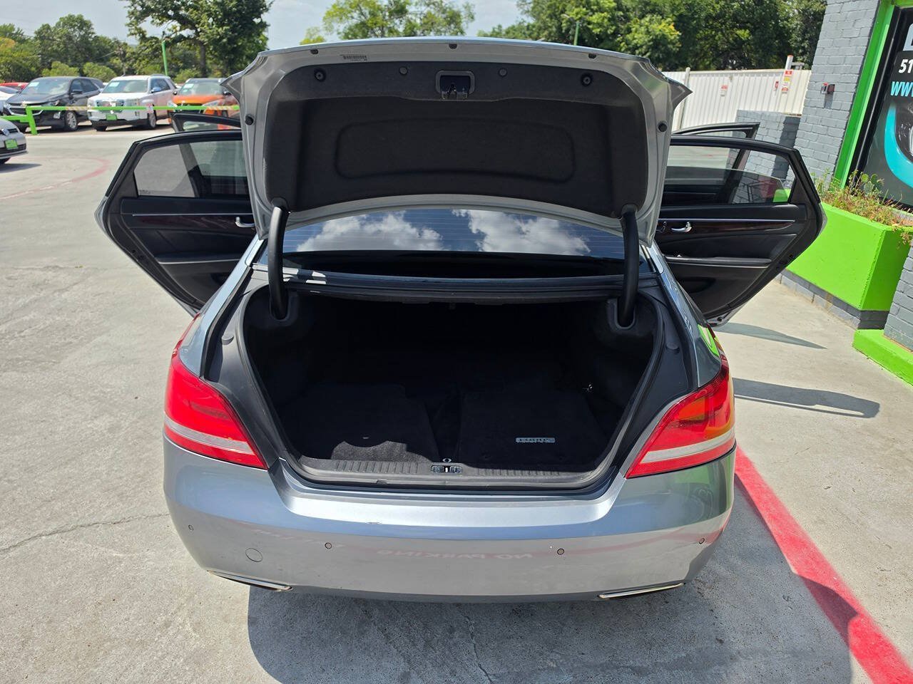 Used 2016 Hyundai Equus Signature RWD image 25
