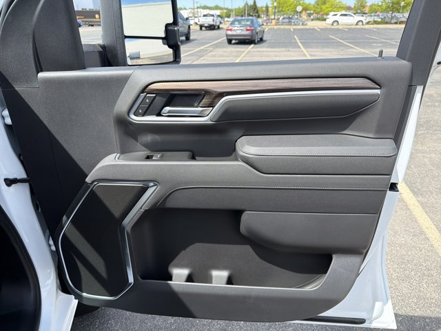 New 2026 Chevrolet Silverado 2500 LT w/ Z71 Chrome Sport Edition AWD/4WD image 31