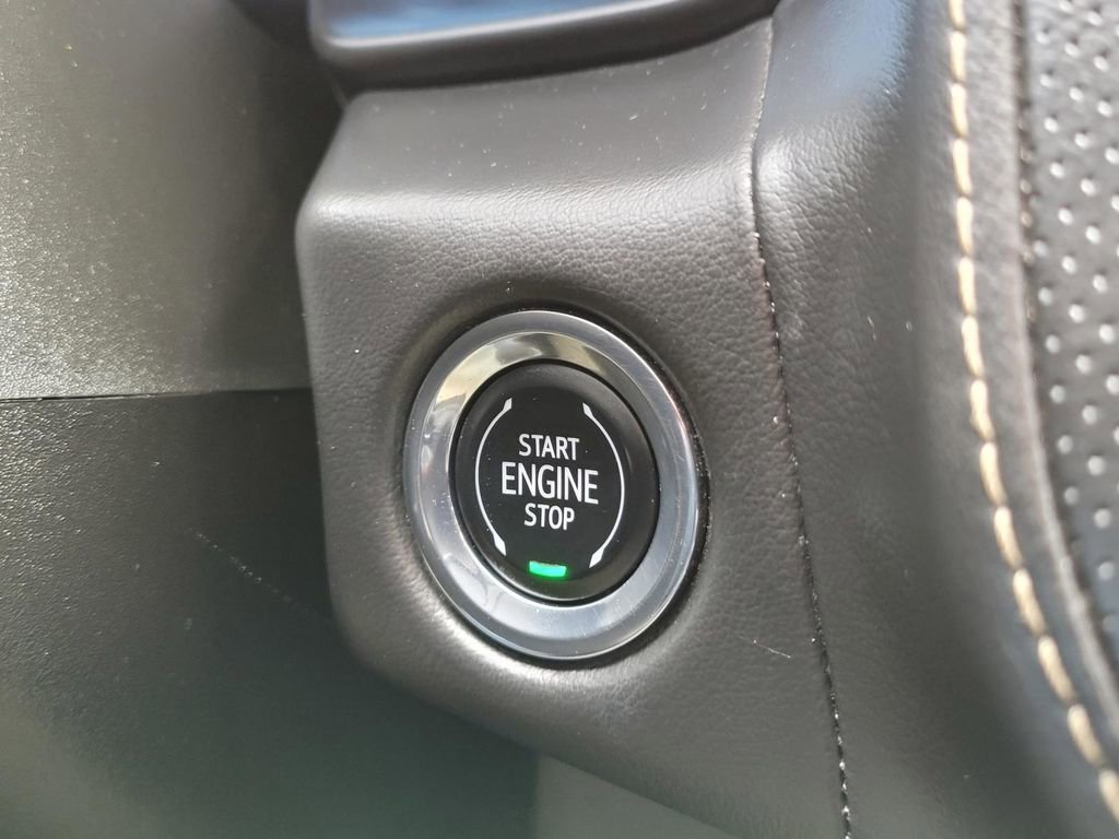 Certified 2023 Chevrolet Suburban Premier image 30